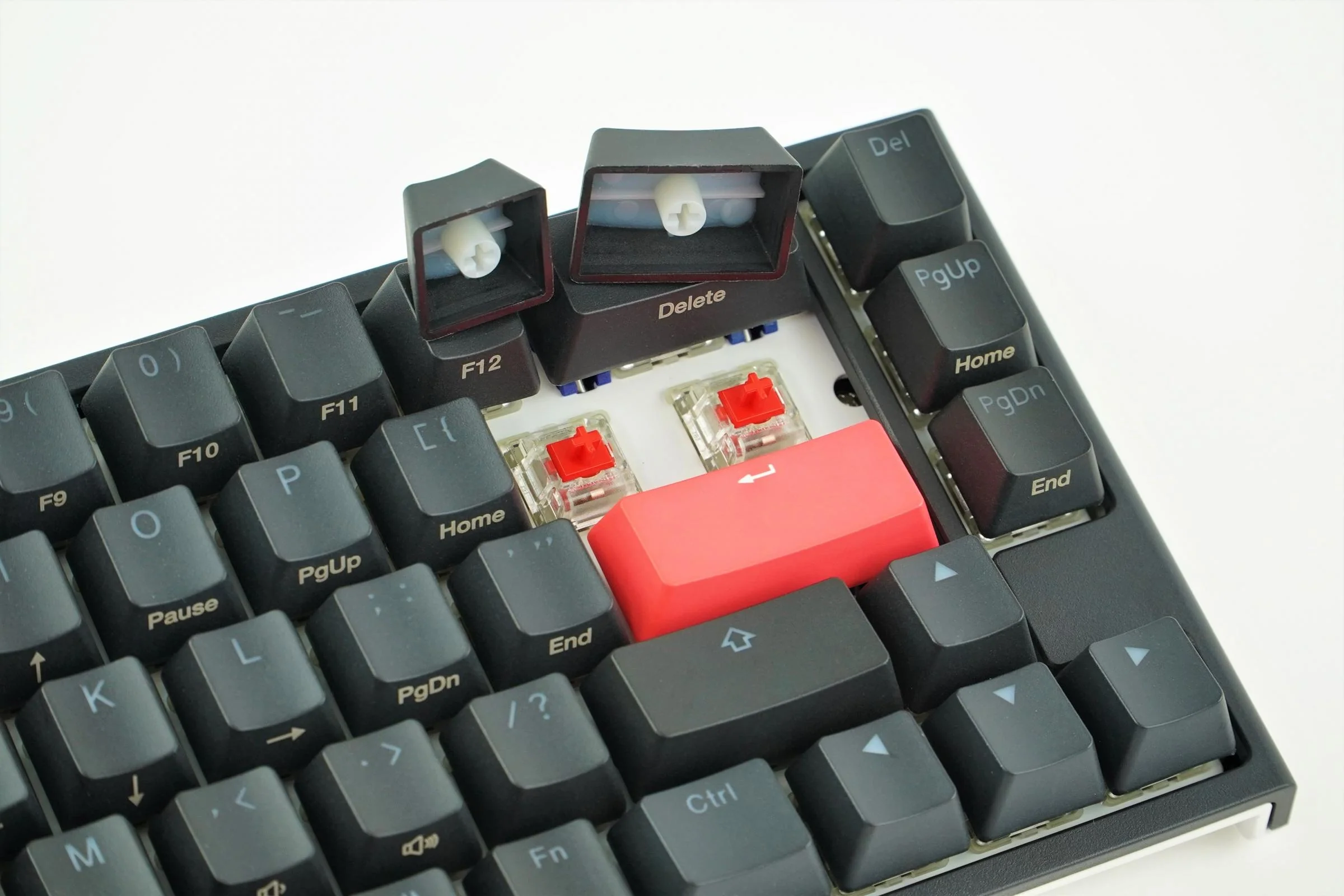 Ducky One 2 SF RGB LED 65% Double Shot PBT Mechanical Keyboard - Image 4