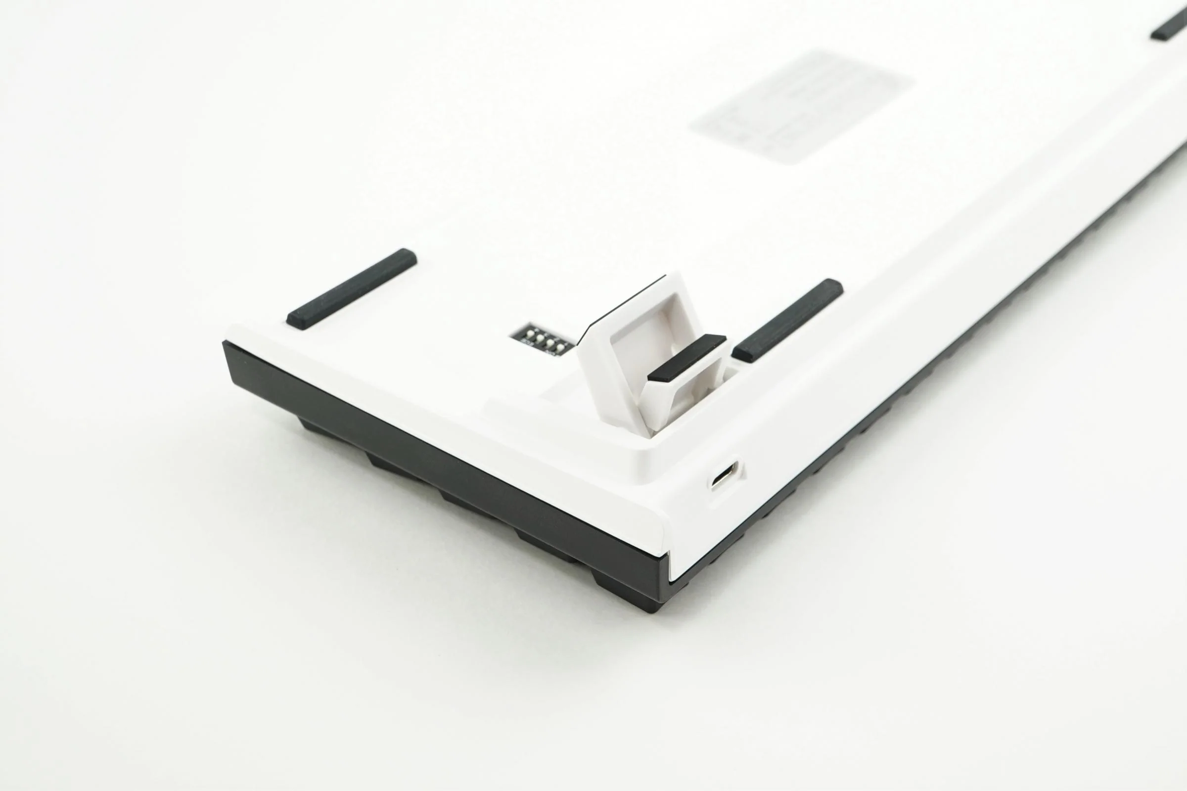 Ducky One 2 SF RGB LED 65% Double Shot PBT Mechanical Keyboard - Image 5