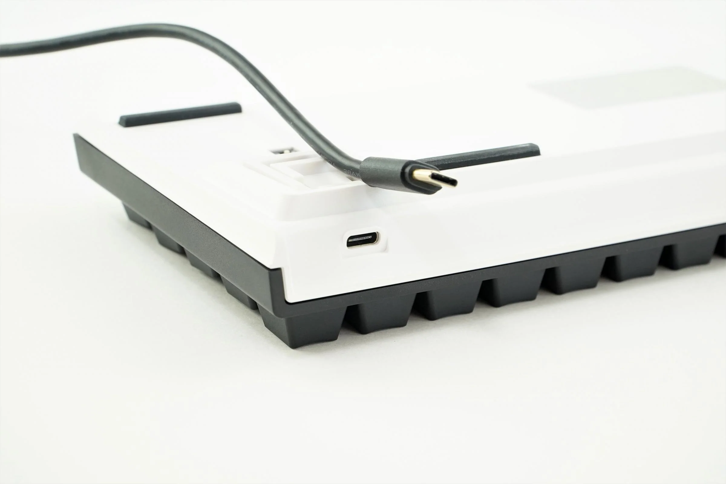 Ducky One 2 SF RGB LED 65% Double Shot PBT Mechanical Keyboard - Image 6