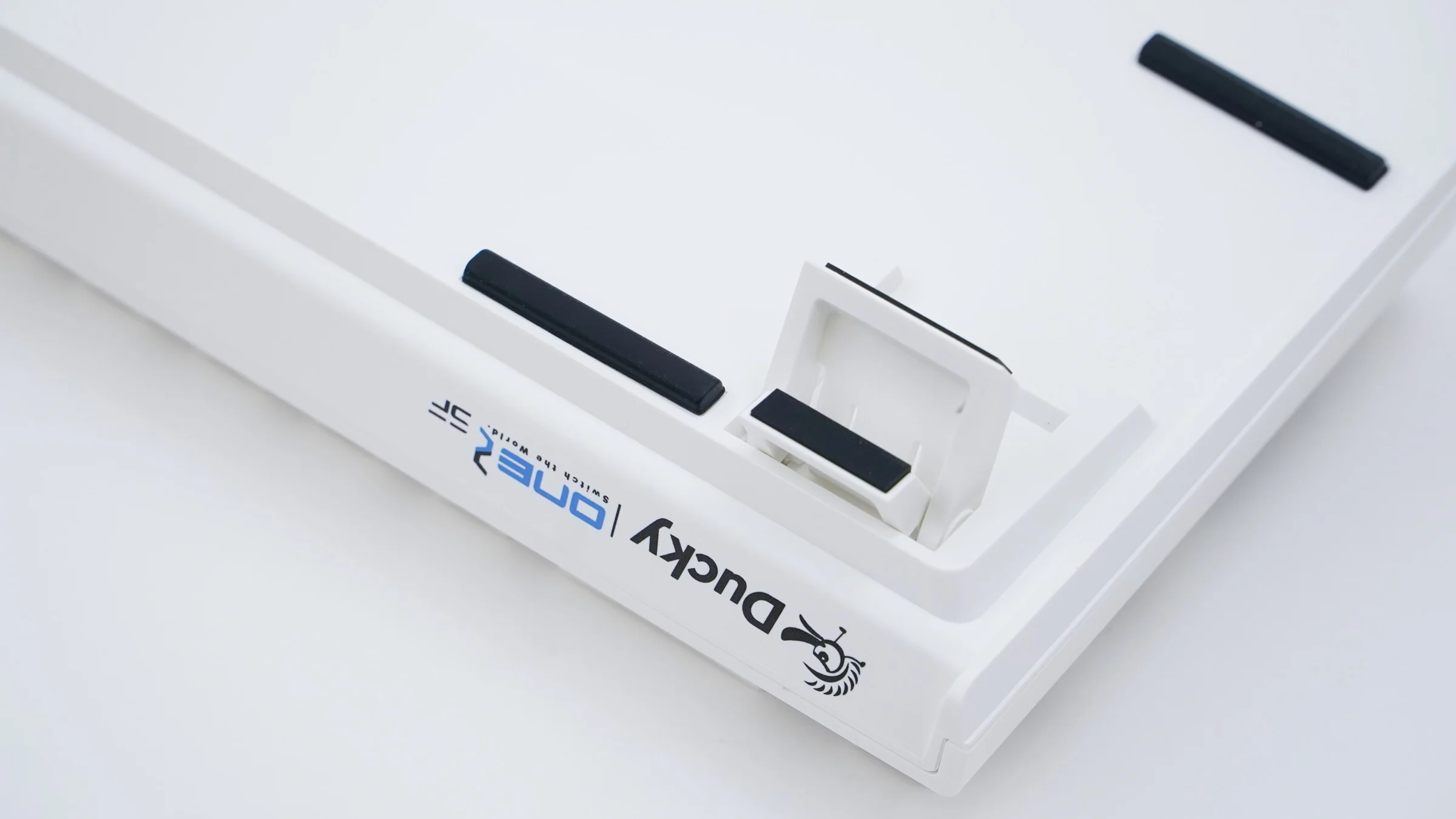 Ducky One 2 SF RGB Pure White 65% Double Shot PBT Mechanical Keyboard - Image 12