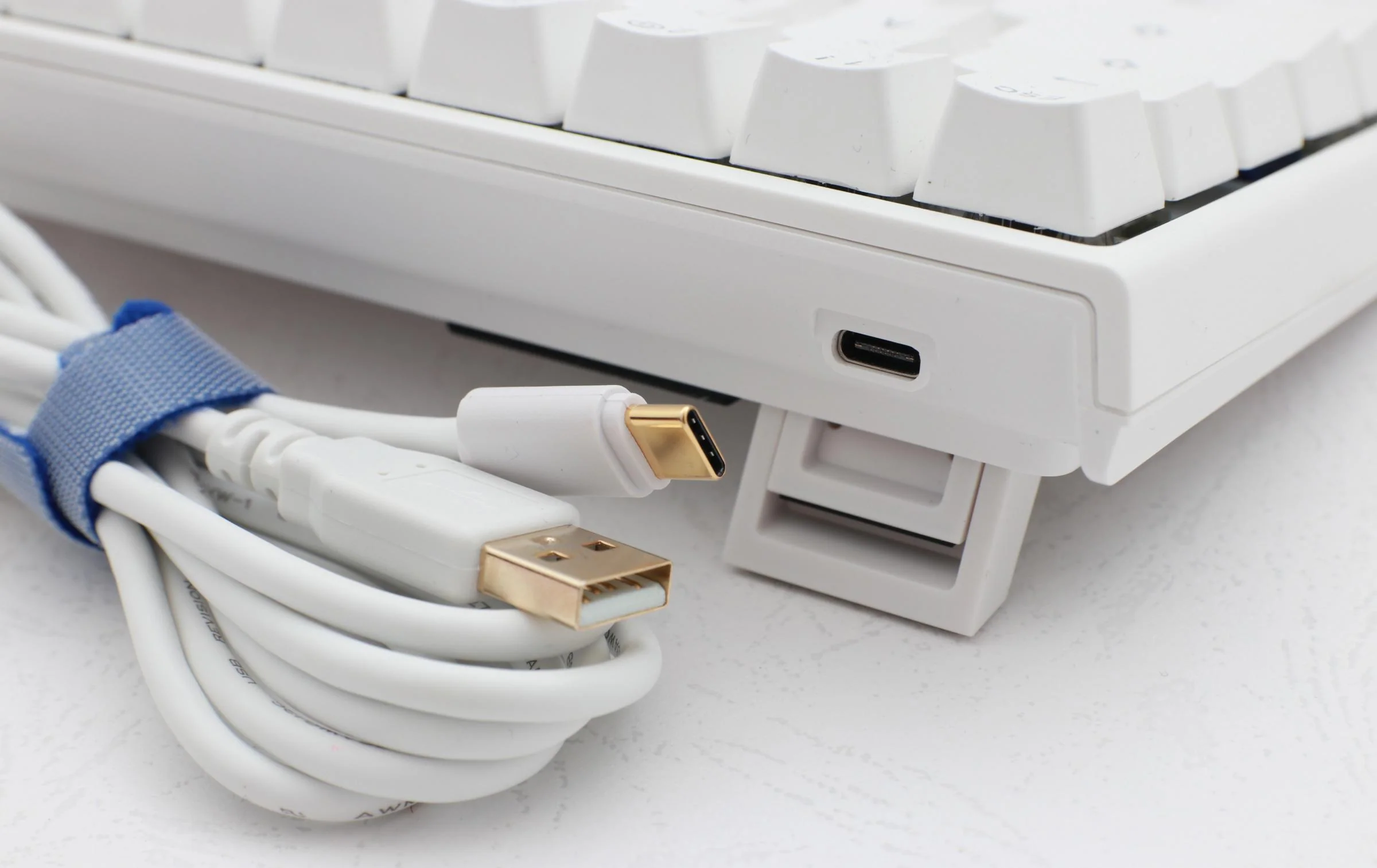 Ducky One 2 SF RGB Pure White 65% Double Shot PBT Mechanical Keyboard - Image 7