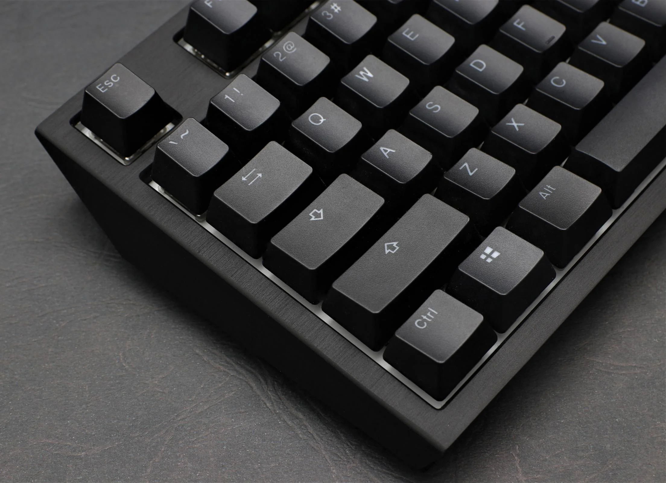 Ducky Shine 7 Blackout MK Exclusive First Release RGB LED Double Shot PBT Mechanical Keyboard - Image 10